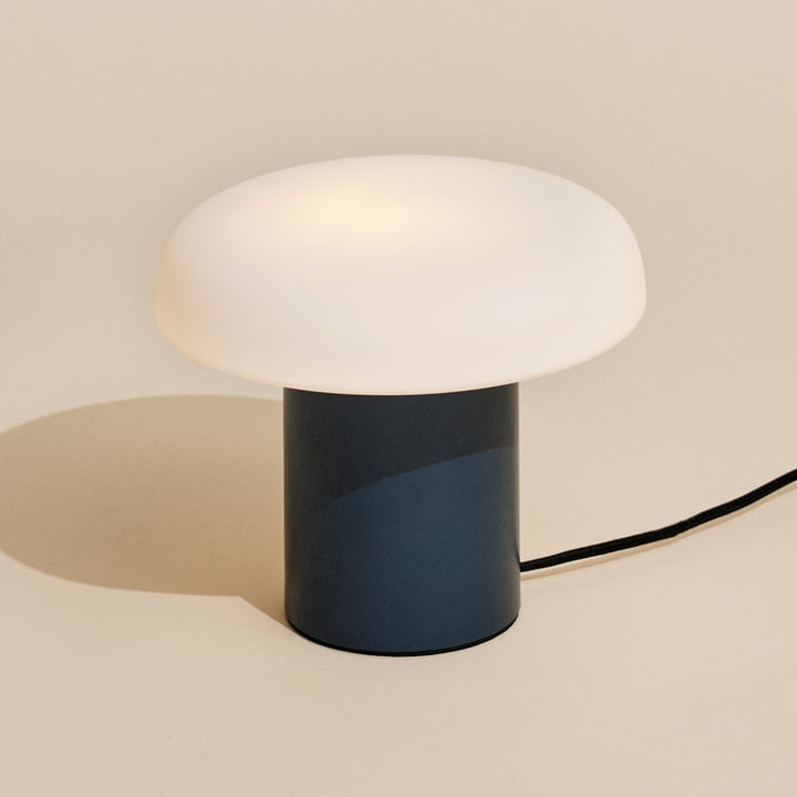 Ateliers Lampe de table, bleu foncé de Hübsch Interior