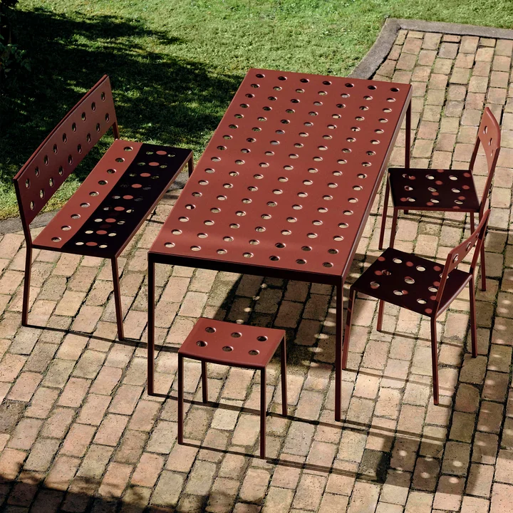 Balcony Tabouret, iron red de HAY