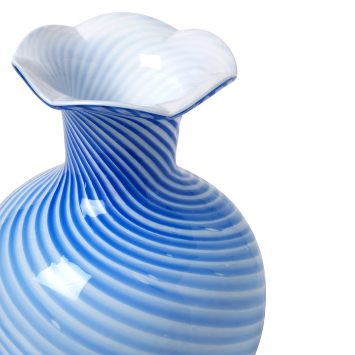 Mella Vase de Broste Copenhagen dans la couleur intense blue / off-white