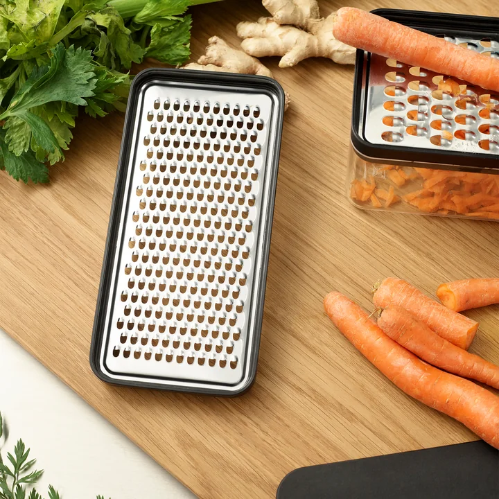 Râpe Grate-It avec récipient de Rig-Tig by Stelton en couleur noir