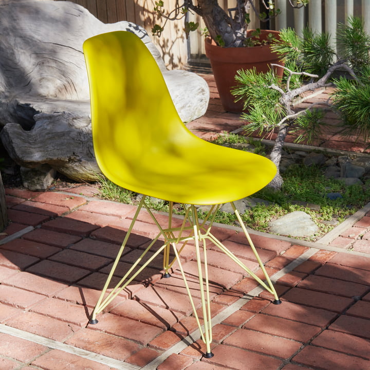 Eames Plastic Side Chair DSR, citron / moutarde de Vitra