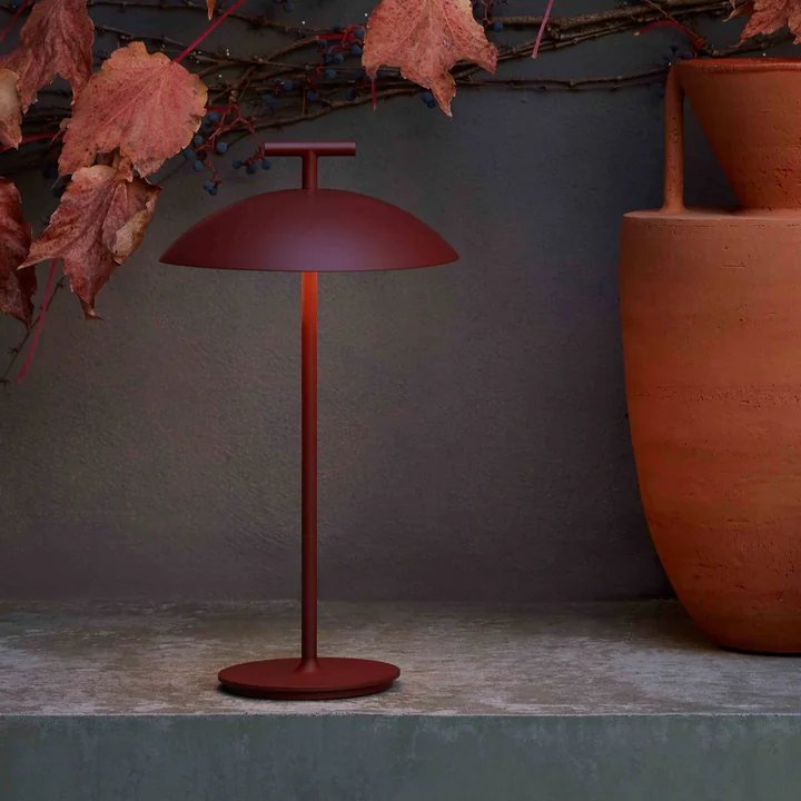 Mini Geen-A Lampe de table LED rechargeable, brick red de Kartell
