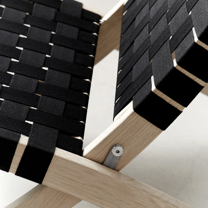 MG501 Cuba Chair chêne savonné sangles noires de Carl Hansen