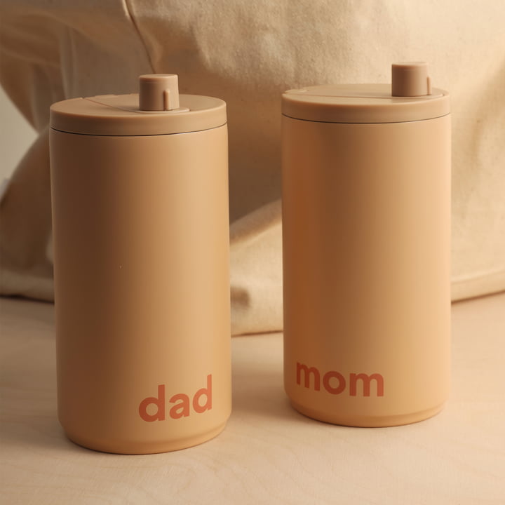 Travel Gobelet de Design Letters dans la version Mom and Dad / beige