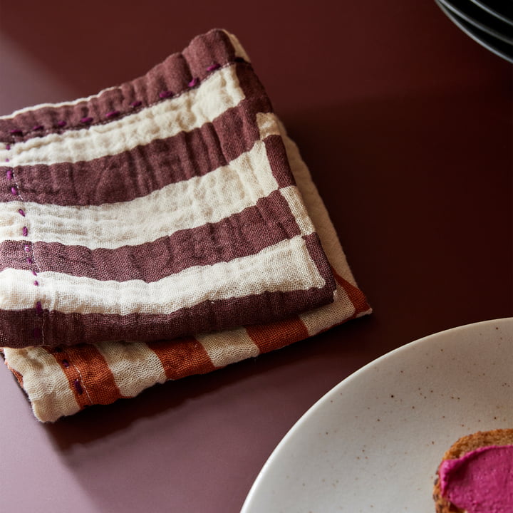 Serviettes de table en coton, 30 x 30 cm, striped burgundy (lot de 2) de HKliving