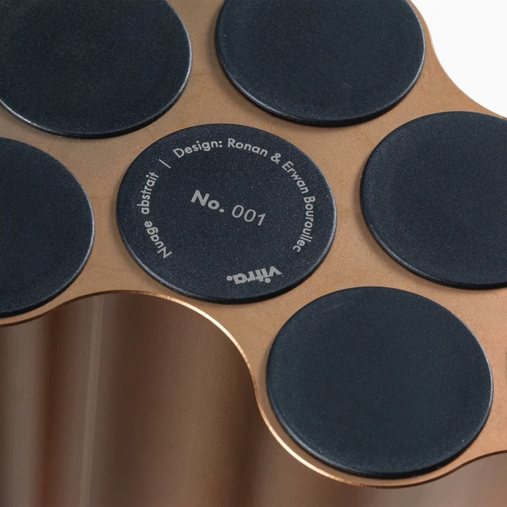 Nuage Métallique, M, abstrait de Vitra