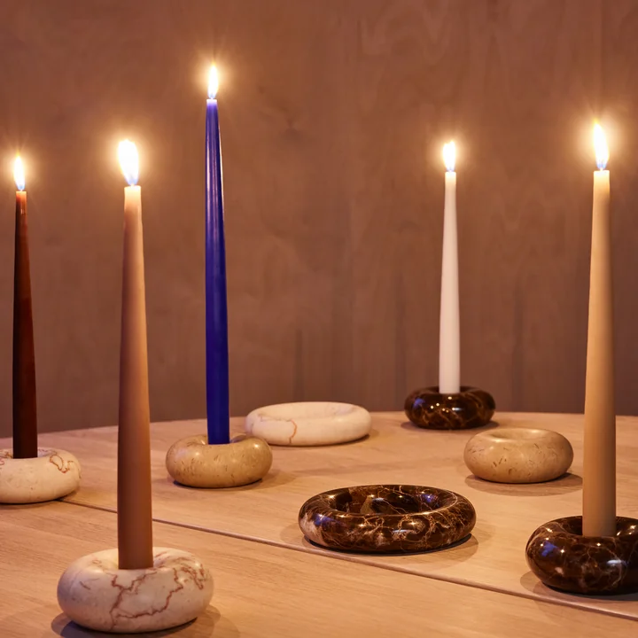 Savi Chandeliers en marbre de OYOY