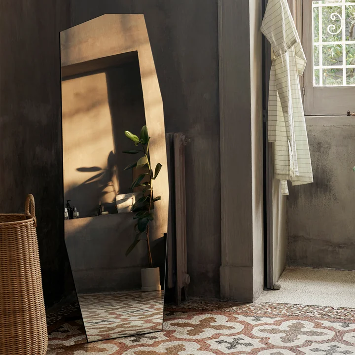 Shard - Miroir de Ferm Living dans la couleur argenté