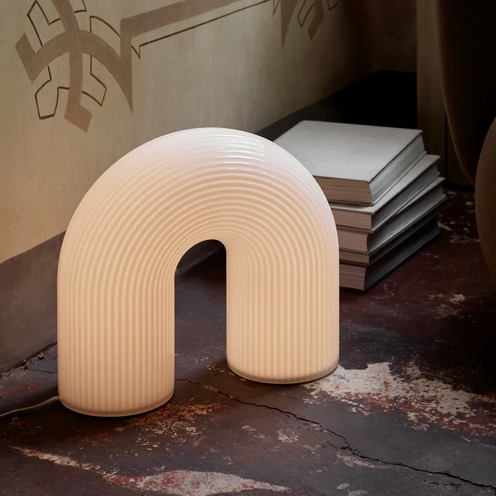 Vuelta LED Lampadaire Ferm Living dans la couleur blanc