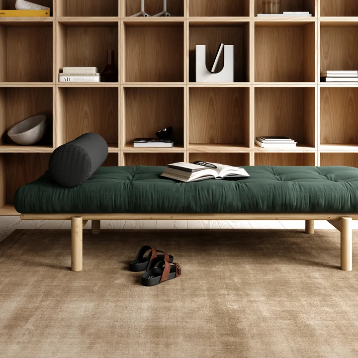 Next Daybed de Karup Design dans la finition pin naturel / seaweed (512)