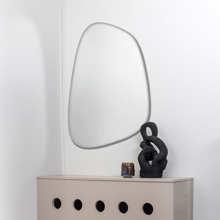 Figura miroir mural small de Mette Ditmer dans la finition sand grey