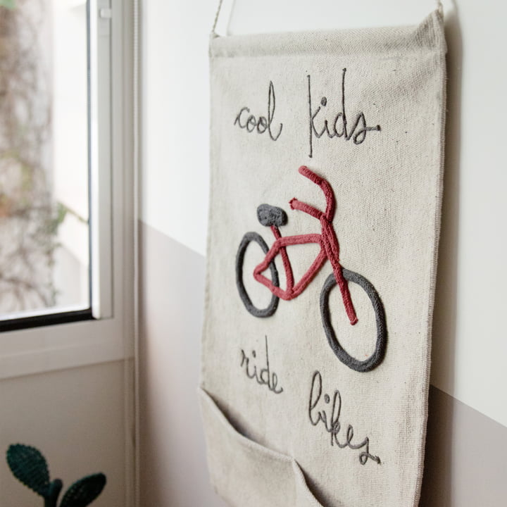 Tapisserie, Cool Kids Ride Bikes, 45 x 70 cm, naturel / rouge de Lorena Canals