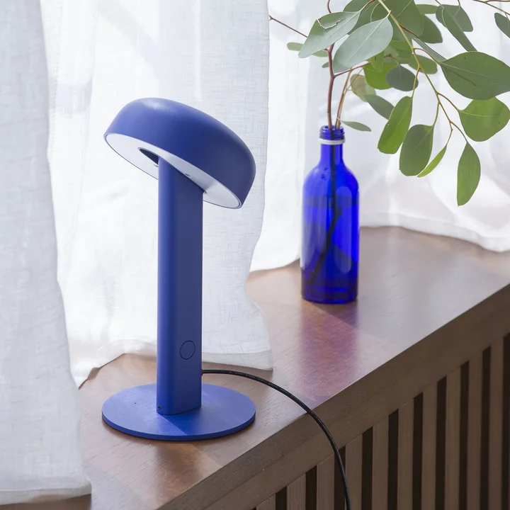 NOD Lampe de table LED, majorelle-bleu de TipToe