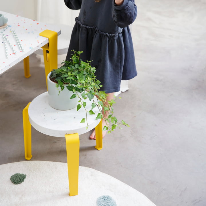 Tabouret pour enfants MINI LOU Tutti, plastique recyclé, jaune soleil de TipToe