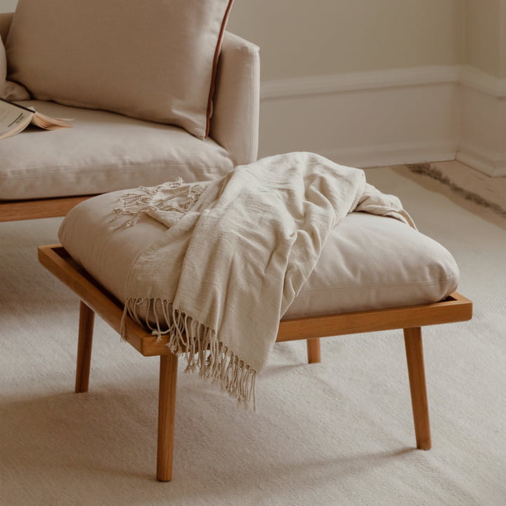 Lounge Around Shuffle Pouf de Umage dans la finition chêne naturel / white sands