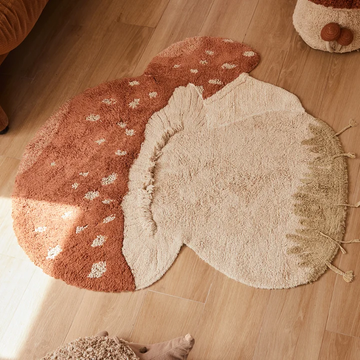 Tapis en forme d'amanite tue-mouches de Lorena Canals