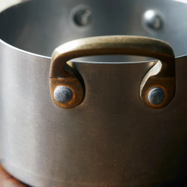 Presentation Mini-cocotte, acier inoxydable brossé (set de 2) de Nicolas Vahé