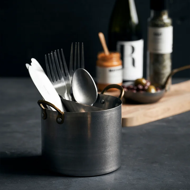 Presentation Organiseur, acier inoxydable brossé de Nicolas Vahé