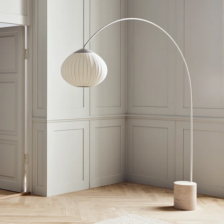 Acorn Lampadaire, chêne huilé / acier crème / sable de Bolia