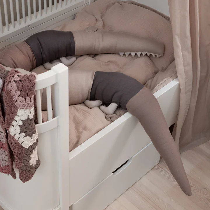 Coussin "Crocodile dormant" de Sebra