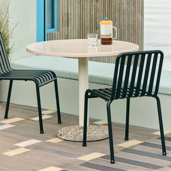 Le site Ceramic Table de HAY