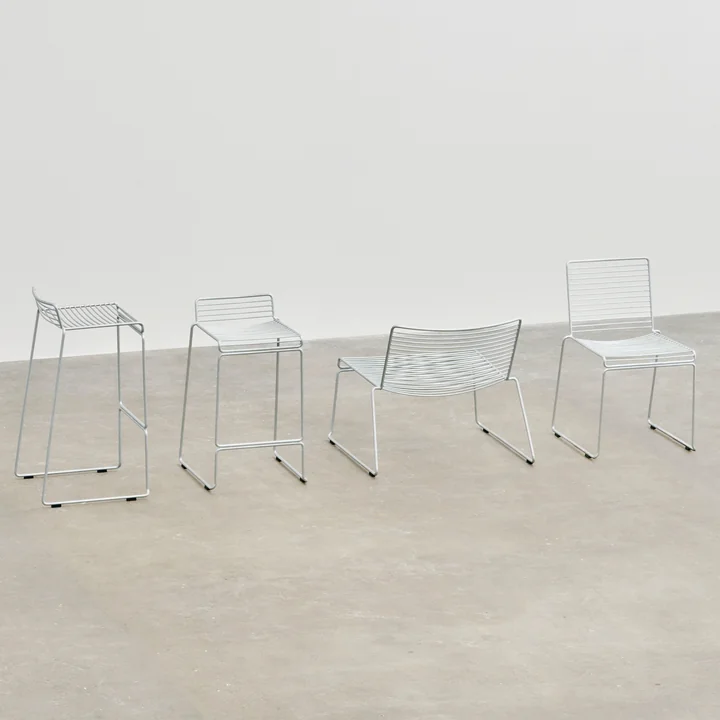 Hee Chaises, hot galvanised de HAY