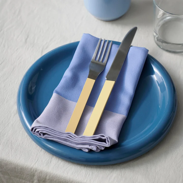Barro Assiette Ø 24 cm, bleu foncé de HAY