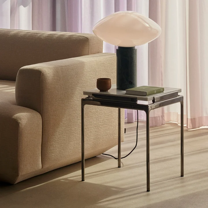 Sett Side Table LN11, Bianco Carrara / Chrome foncé de & Tradition