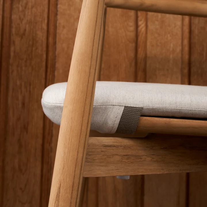 Embrace Fauteuil de jardin, teck non traité de Carl Hansen