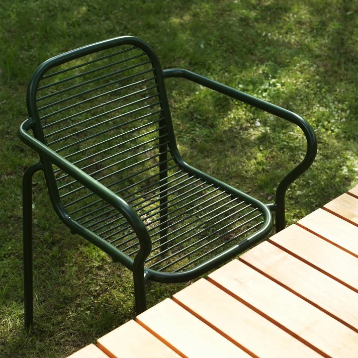 Vig Chaise avec accoudoirs, vert foncé de Normann Copenhagen