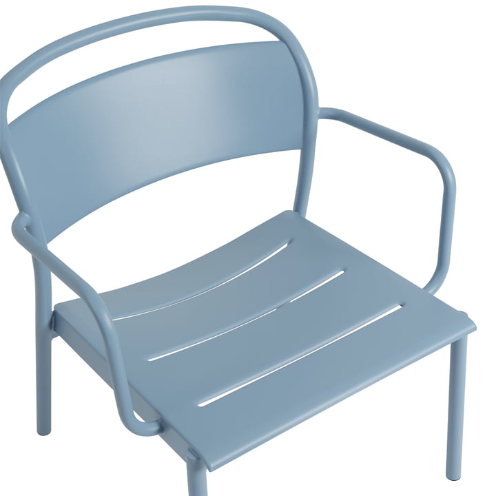 Linear Steel Lounge Armchair, bleu clair NCS 4020-B de Muuto