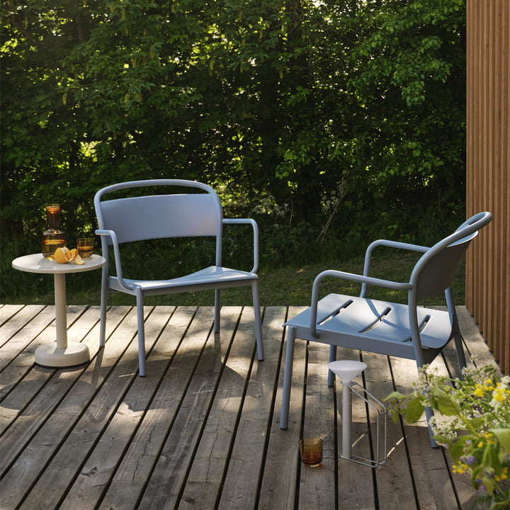 Linear Steel Lounge Armchair, bleu clair NCS 4020-B de Muuto