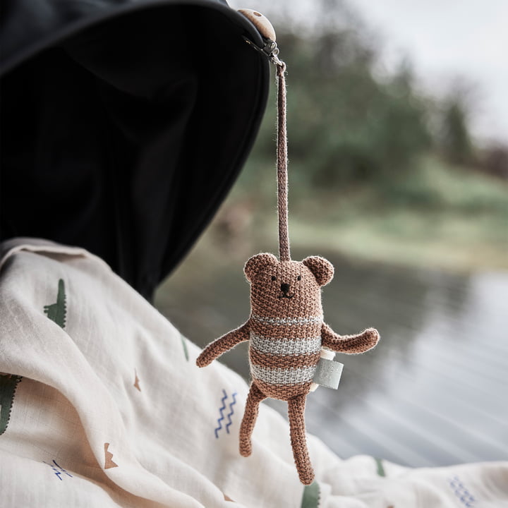 Bella Bear hochet, brown melange de OYOY Mini