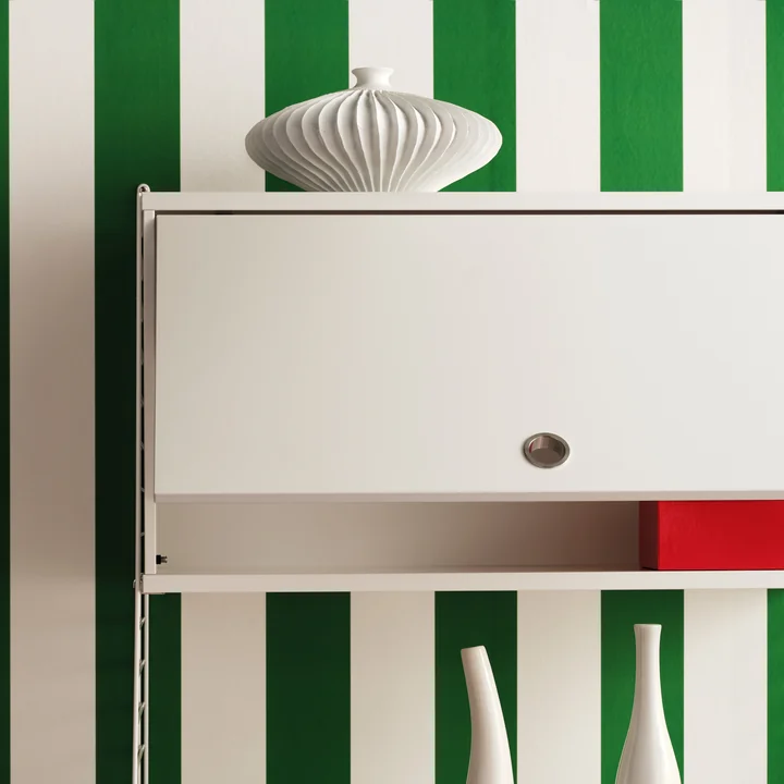 String - élément d'armoire avec porte rabattable