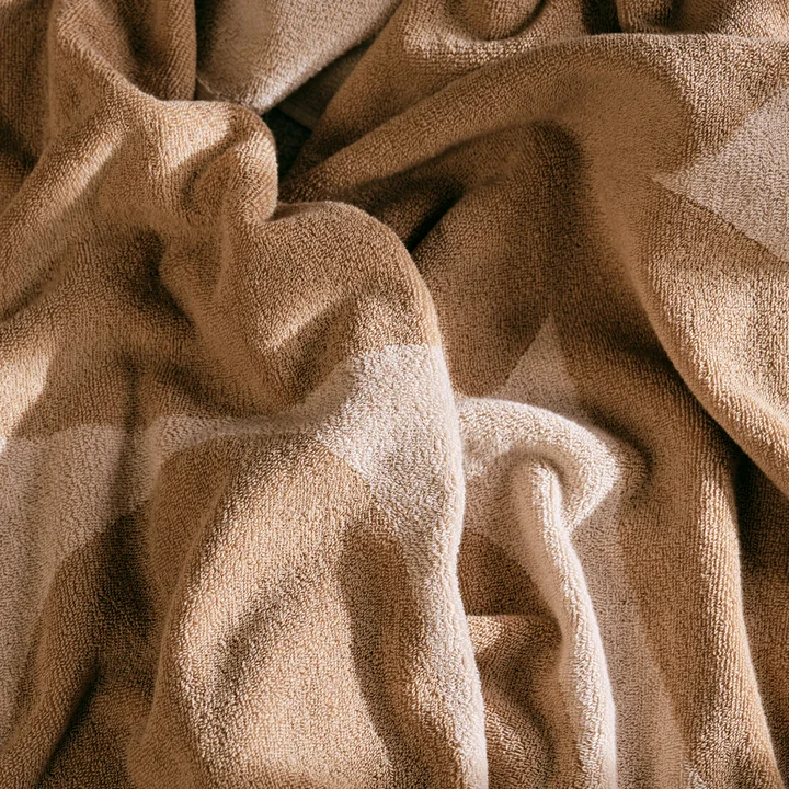 Ebb Serviettes, sable/blanc naturel de Ferm Living