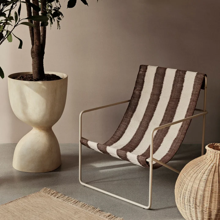 Desert Lounge Chair, cashmere / blanc cassé, chocolat de Ferm Living