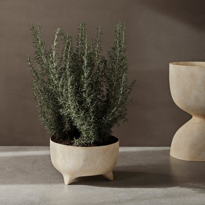 ferm Living - Evoke Petit pot de fleurs, Ø 44 x H 27 cm, sable chaud