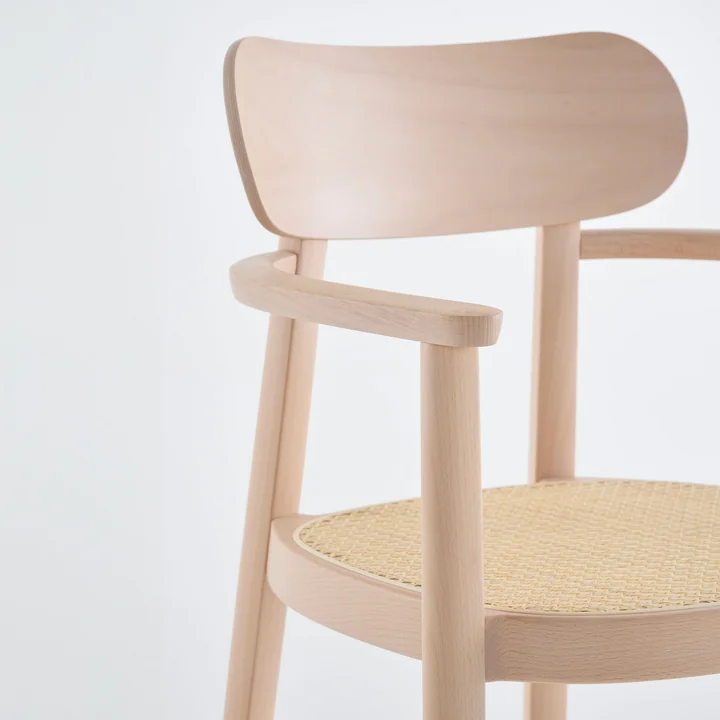 118 FV Chaise à accoudoirs cannée de Thonet