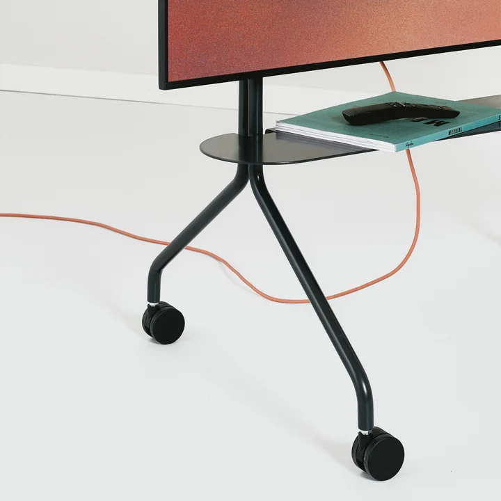 Le Pipe Shelf de Pedestal