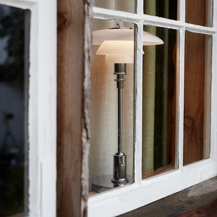 PH 2/1 Portable Lampe de table LED à accu, chromée de Louis Poulsen