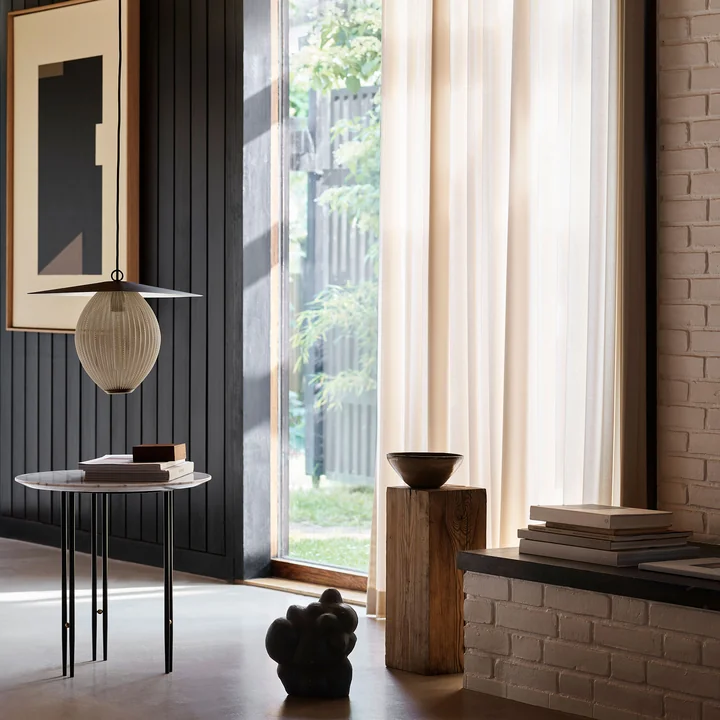 La IOI Side Table de Gubi