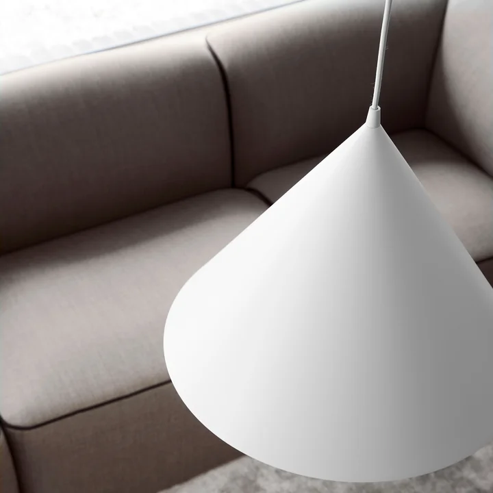 Annular LED suspension et chaise Mono Dining de Woud