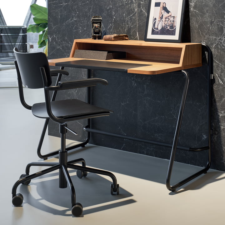 S 43 FDR Chaise de bureau avec accoudoirs, alu noir / hêtre teinté noir de Thonet