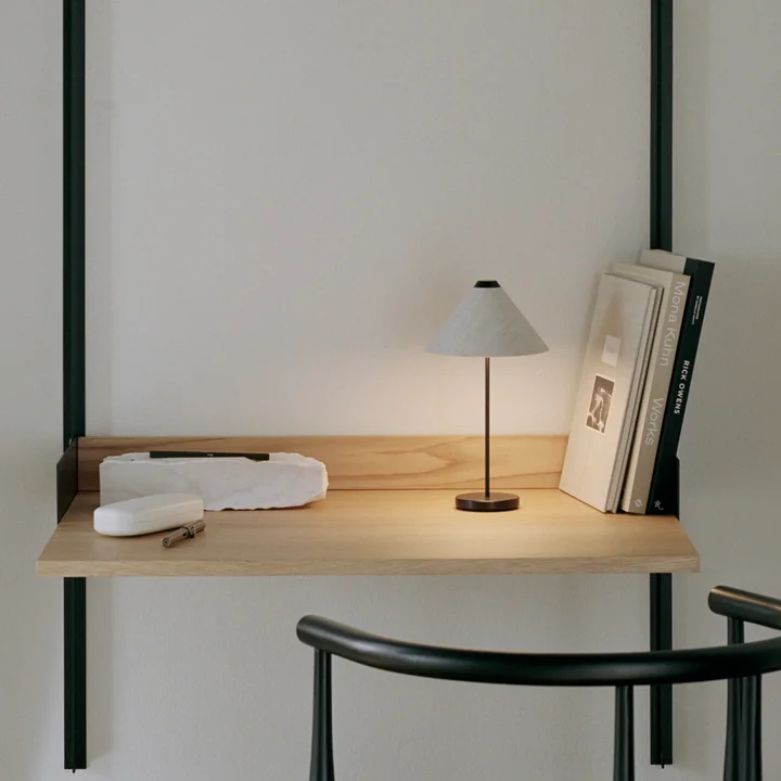 Brolly Lampe de table LED portable avec batterie de New Works