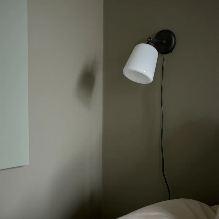 New Works - Material New Editions Applique en verre opale / 13 x 23 x 18 cm