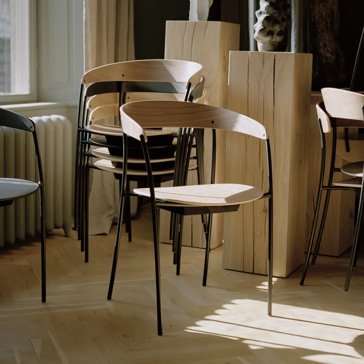 Missing Chaise avec accoudoirs de New Works