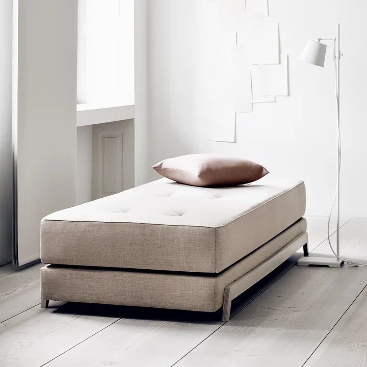 Frame Canapé-lit avec matelas en mousse froide, de Softline