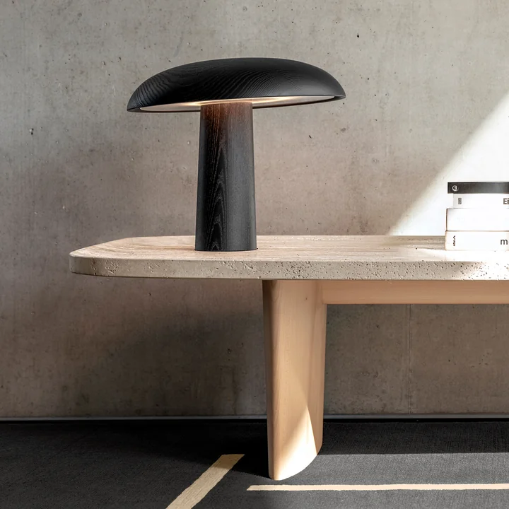 ClassiCon - Forma LED Lampe de table, frêne laqué noir