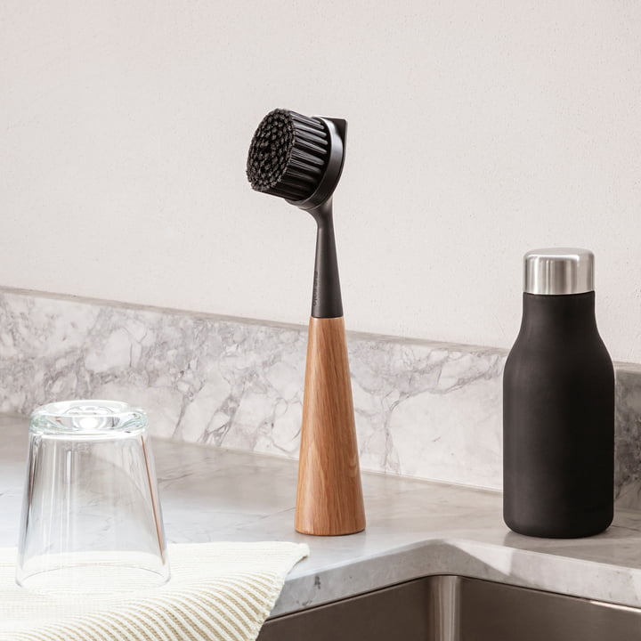 Brosse à vaisselle en nylon avec tête de brosse interchangeable Chêne, noir de Eva Solo