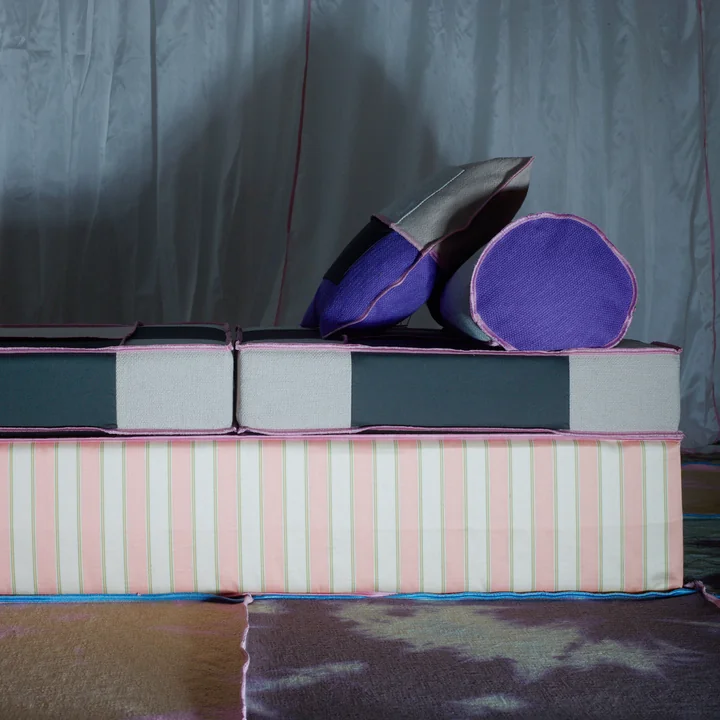 Podium Large, schubert pink de Juslin Maunula